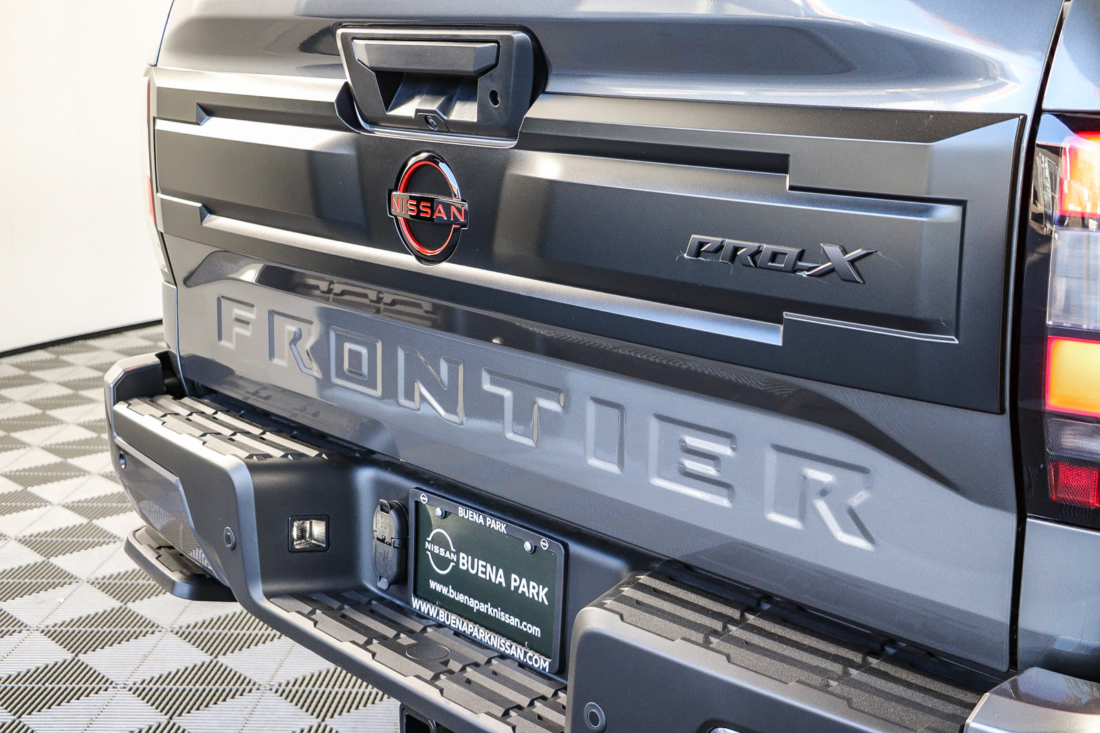 New 2027 Nissan Frontier Pro-X w/ Tow Package RWD image 10
