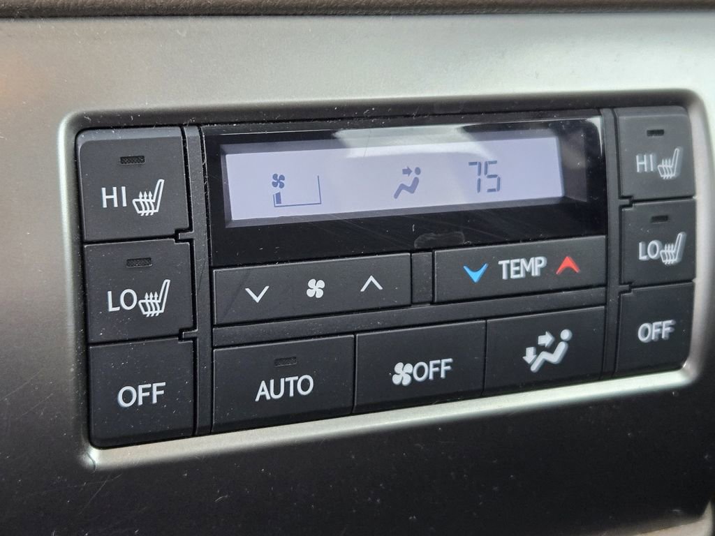 Used 2022 Lexus GX 460 Premium w/ Accessory Package image 4