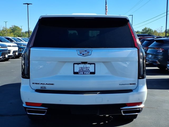 Used 2021 Cadillac Escalade Premium Luxury w/ LPO, Illumination Package AWD/4WD image 34