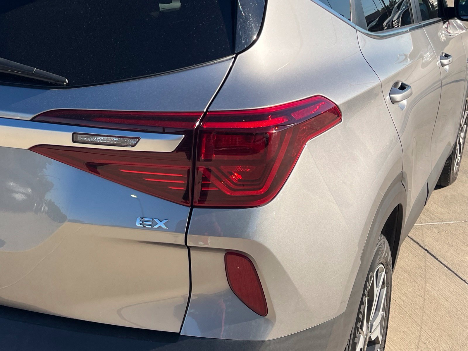 Used 2021 Kia Seltos EX AWD/4WD image 13