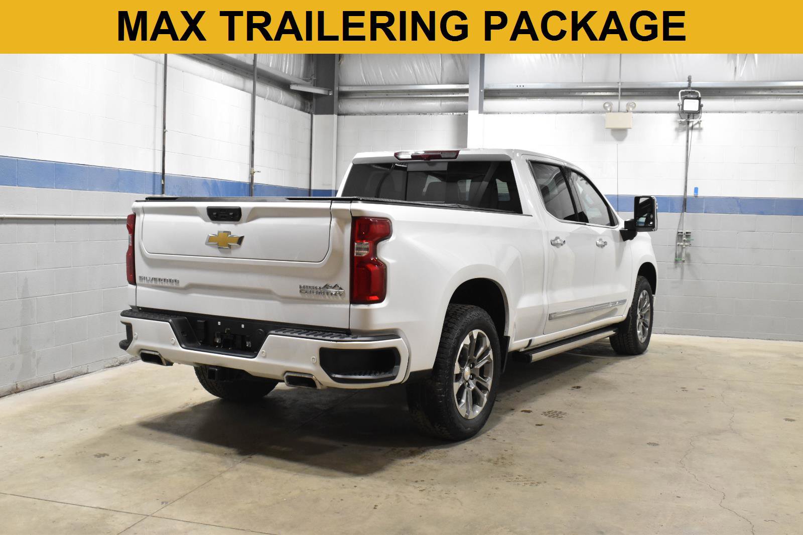 Used 2023 Chevrolet Silverado 1500 High Country w/ Max Trailering Package image 5