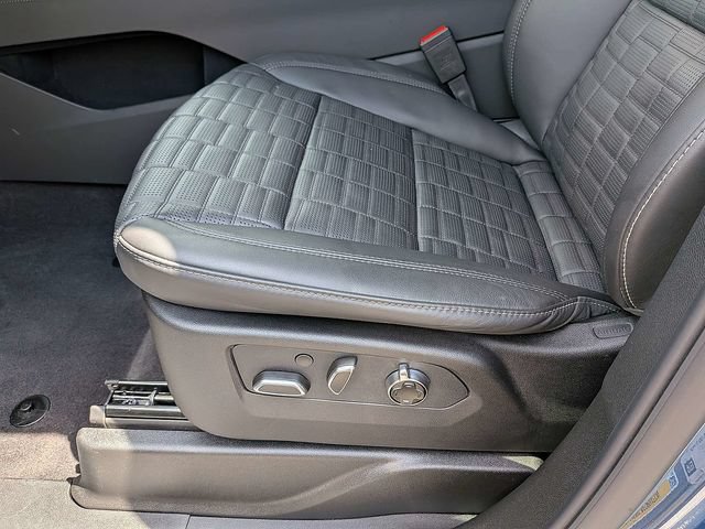Certified 2026 Cadillac Escalade Platinum Sport AWD/4WD image 22