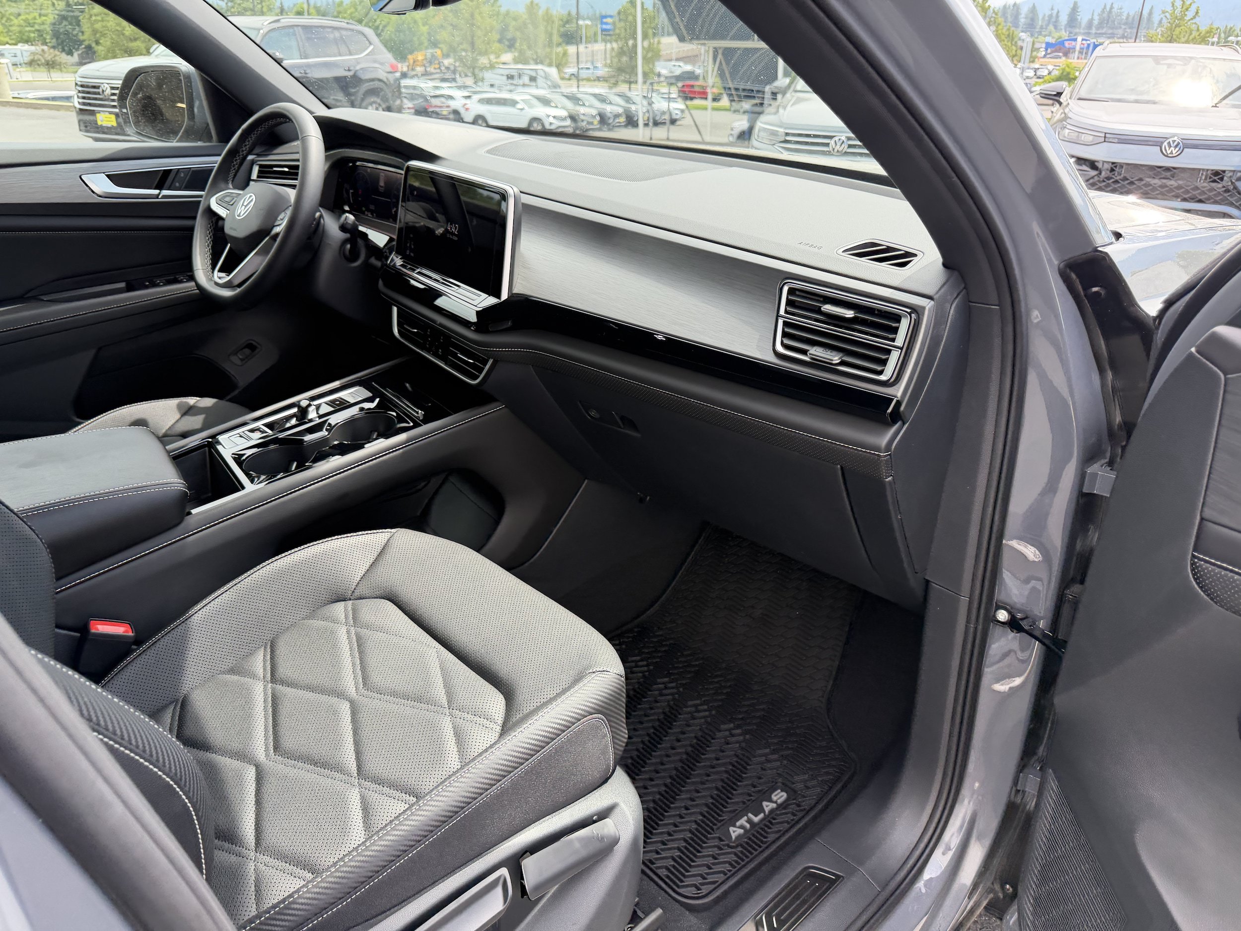 New 2026 Volkswagen Atlas Cross Sport SE AWD/4WD image 33