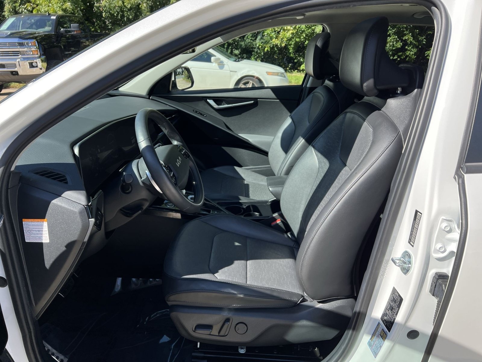Used 2023 Kia Niro Wave w/ Wave Preserve Package FWD image 18