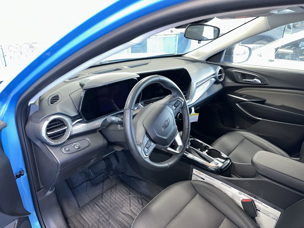 Used 2025 Chevrolet Trax ACTIV w/ Sunroof Package FWD image 6