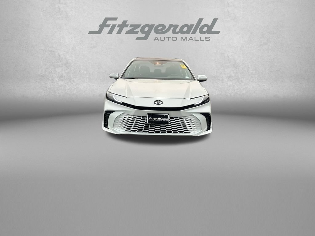 Used 2025 Toyota Camry XSE FWD image 2