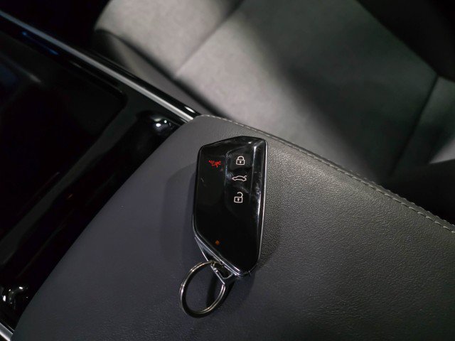 Used 2023 Volkswagen ID.4 2WD image 39