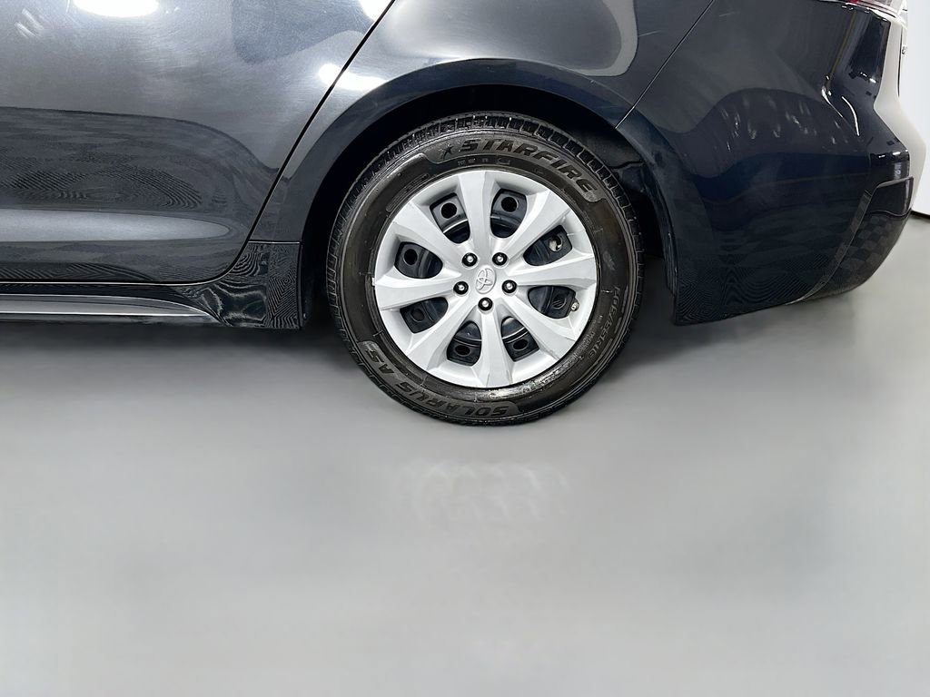 Used 2021 Toyota Corolla LE image 28