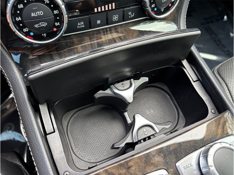 Used 2015 Mercedes-Benz SL 550 image 37