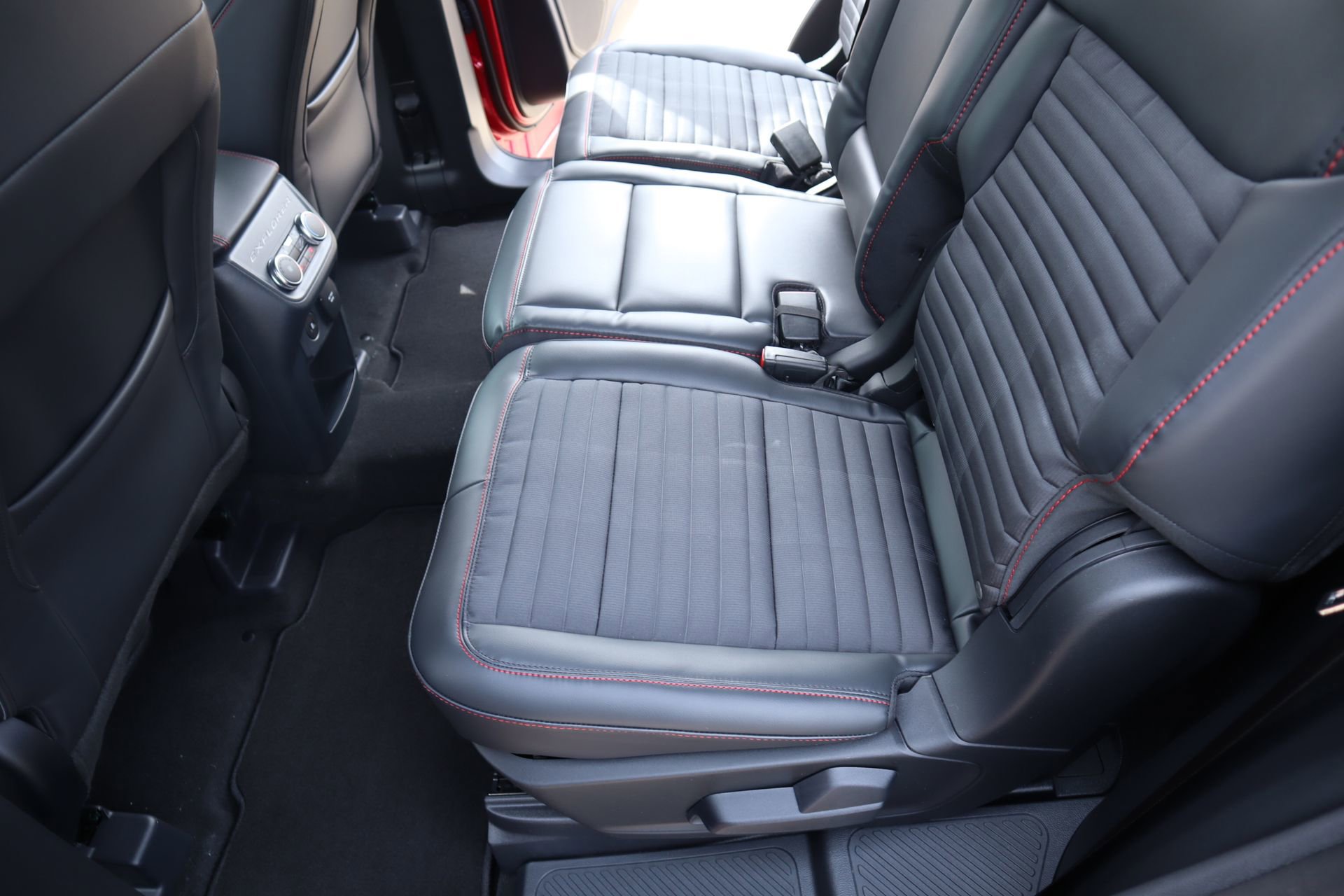 New 2026 Ford Explorer ST-Line w/ ST-Line Street Pack AWD/4WD image 12