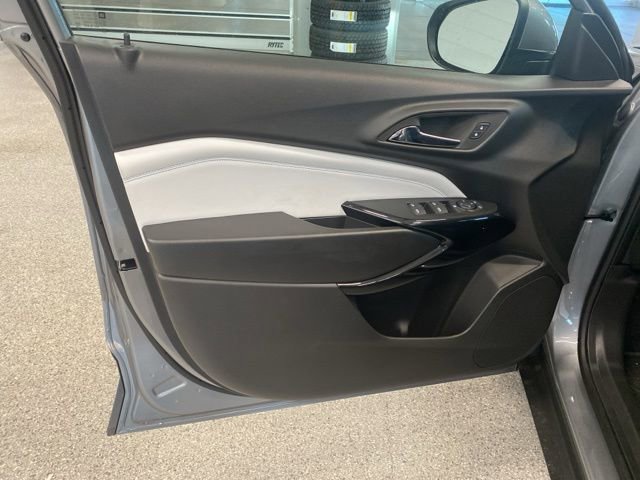 New 2025 Chevrolet Trax LT image 24