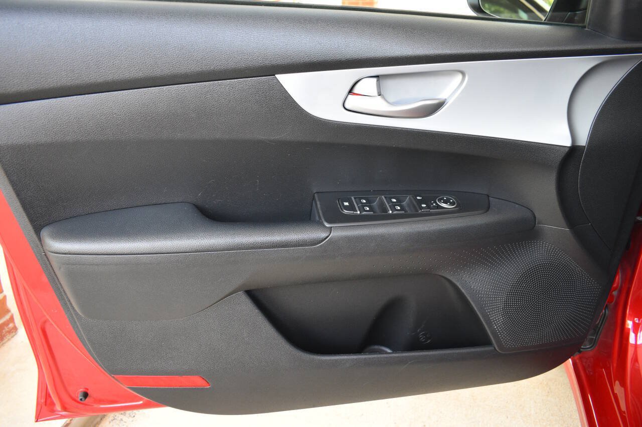 Used 2023 Kia Forte LXS FWD image 14