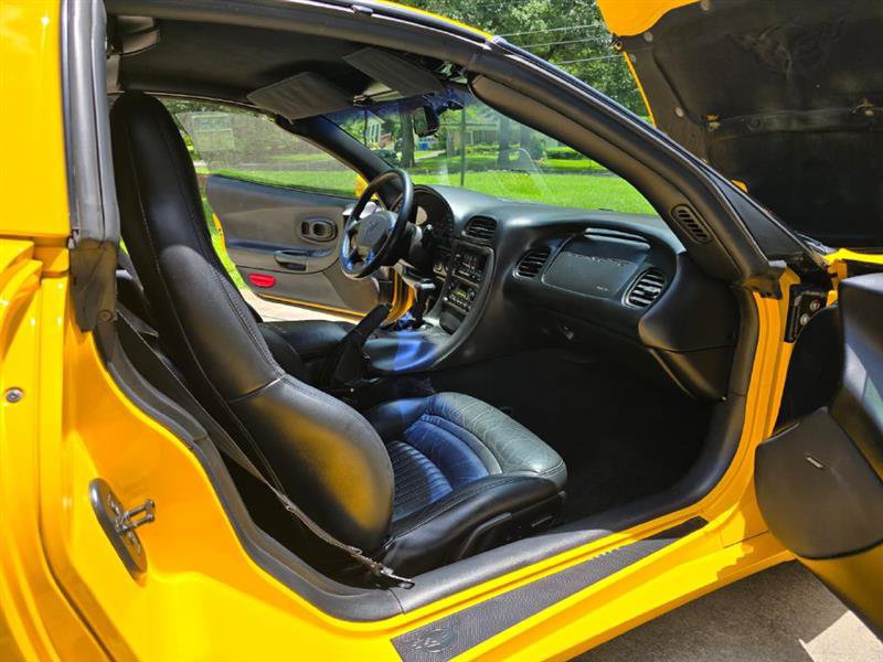 Used 2000 Chevrolet Corvette Coupe w/ Memory Pkg image 28