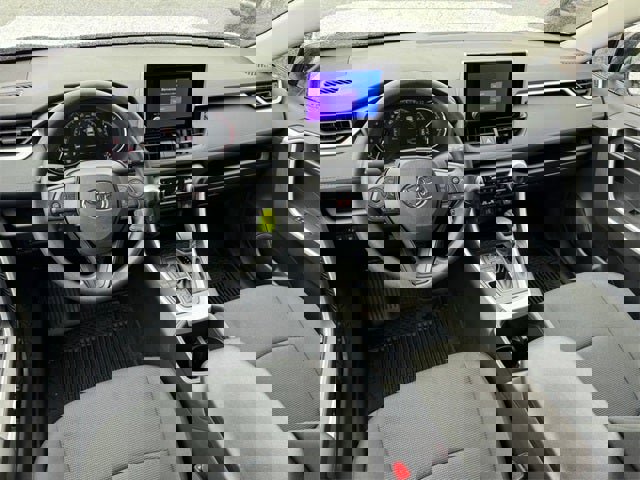 Used 2025 Toyota RAV4 LE image 11