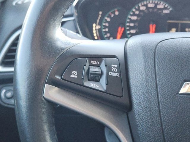 Used 2022 Chevrolet Trax LT w/ LT Convenience Package image 28