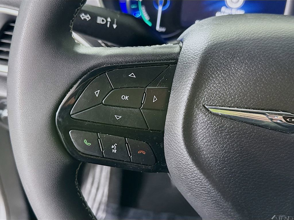 Used 2023 Chrysler Pacifica Touring-L w/ S Appearance Package image 21