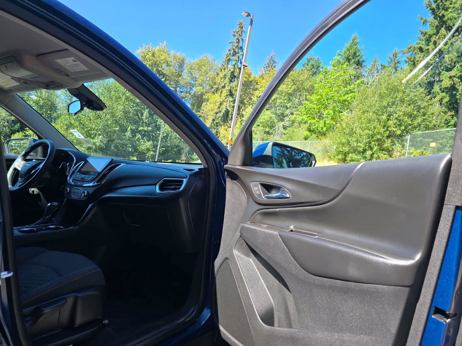 Used 2020 Chevrolet Equinox LT AWD/4WD image 27