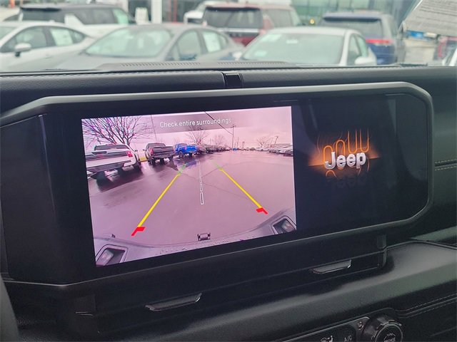 Used 2025 Jeep Gladiator Sport image 25