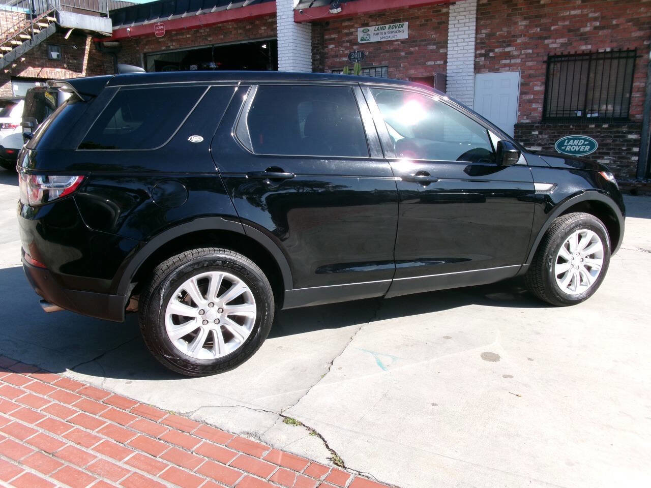 Used 2019 Land Rover Discovery Sport SE AWD/4WD image 3