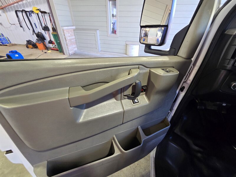 Used 2019 Chevrolet Express 3500 w/ Power Convenience Package RWD image 11