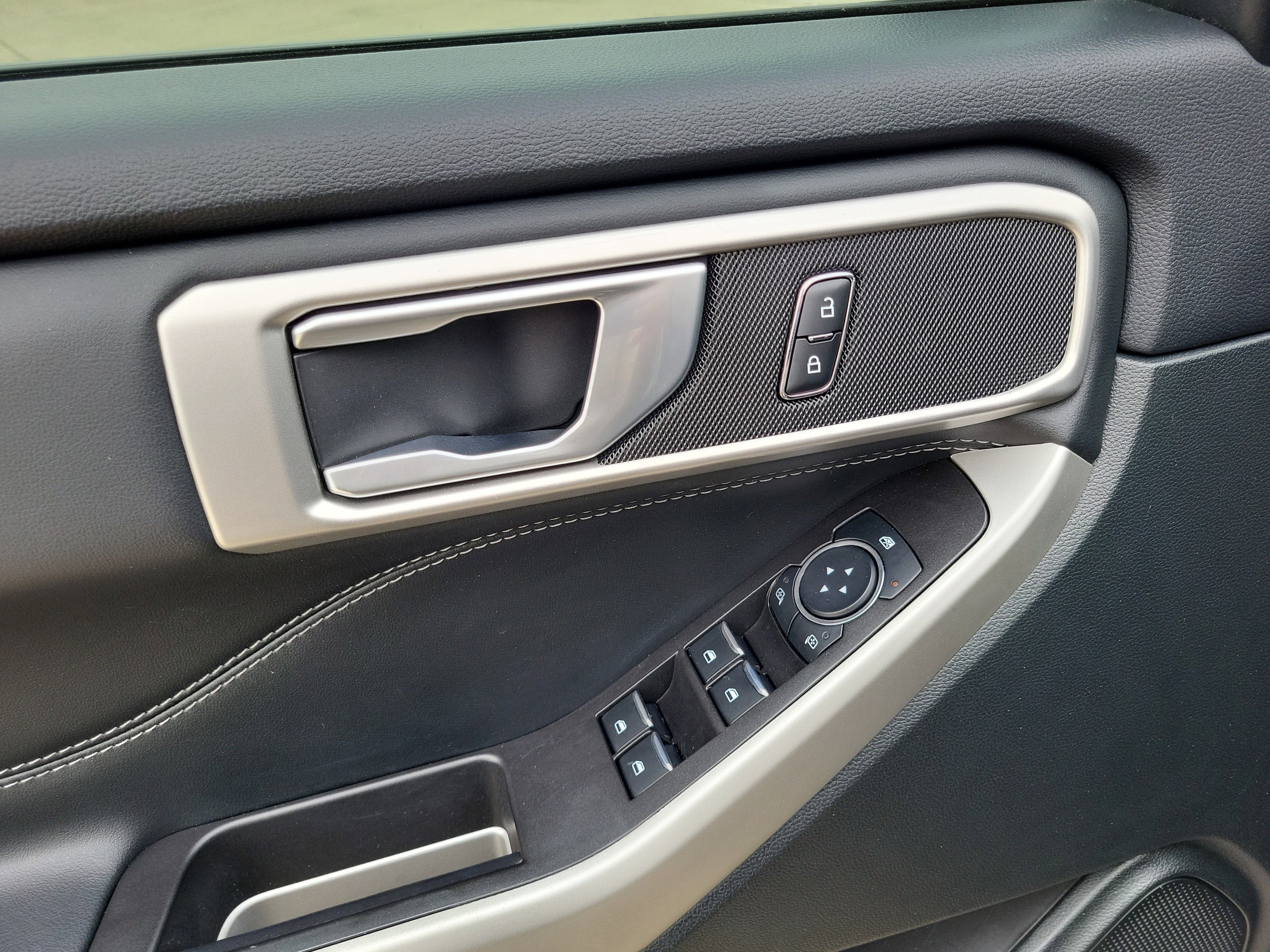 Used 2024 Ford Explorer XLT w/ Equipment Group 202A image 17