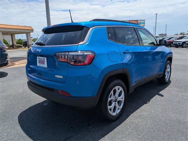 New 2025 Jeep Compass Latitude w/ Sun & Sound Group image 3