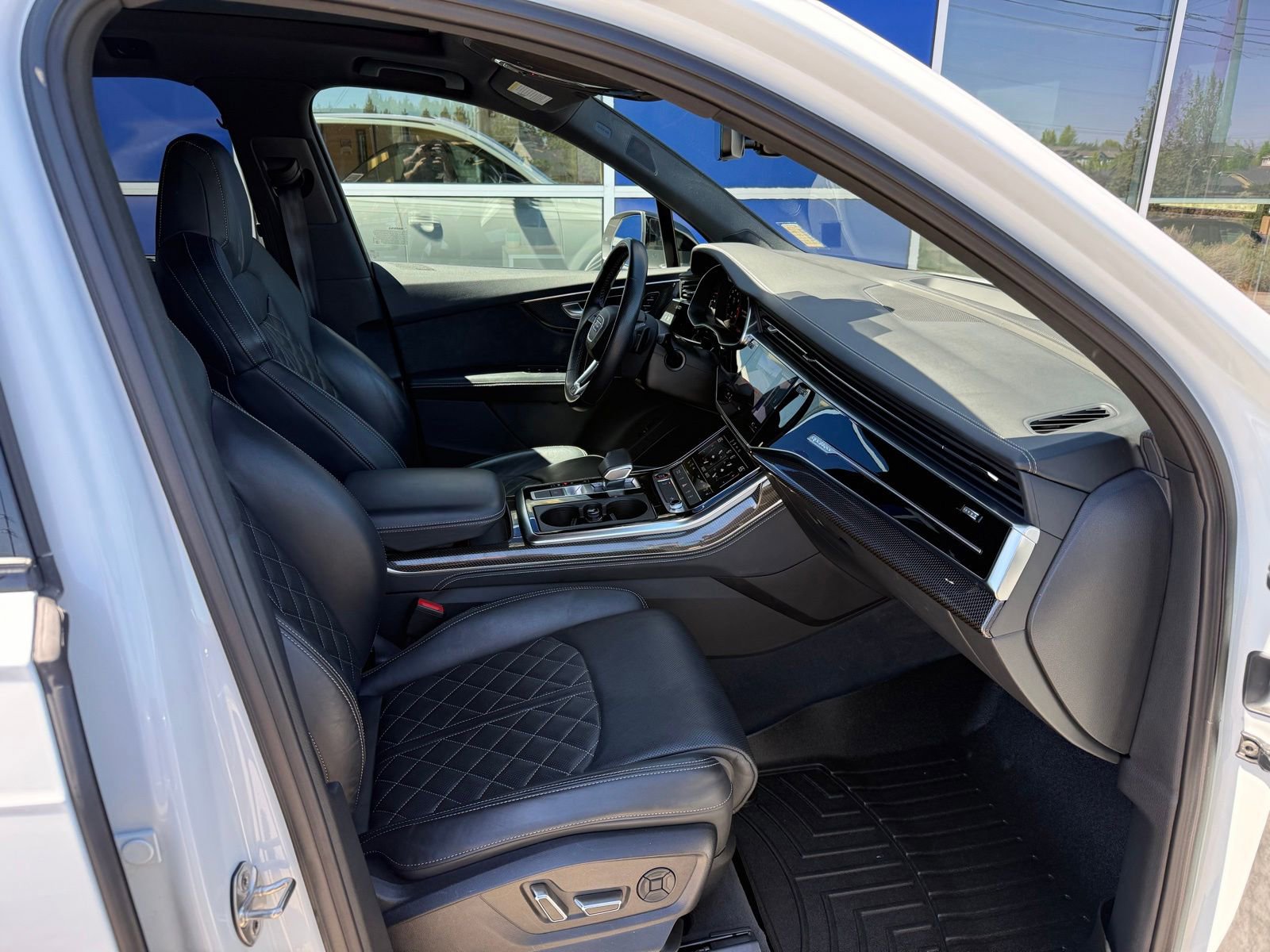 Used 2022 Audi SQ7 Premium Plus w/ SQ7 Executive Package AWD/4WD image 8