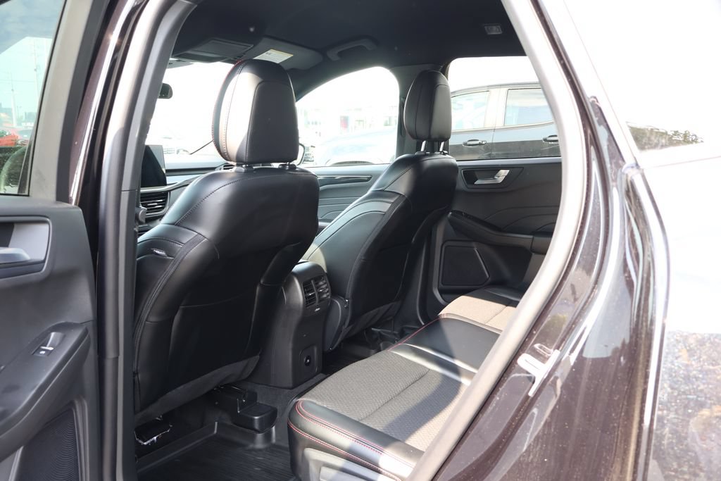 Used 2024 Ford Escape ST-Line w/ Tech Pack #1 AWD/4WD image 28