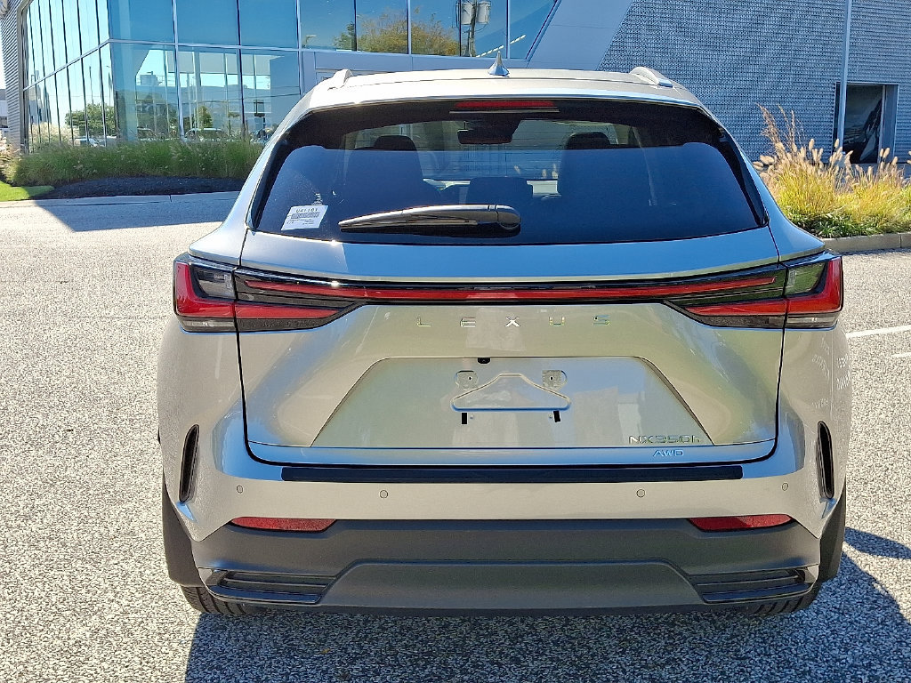 Used 2025 Lexus NX 350h AWD w/ Accessory Package (2T) image 5