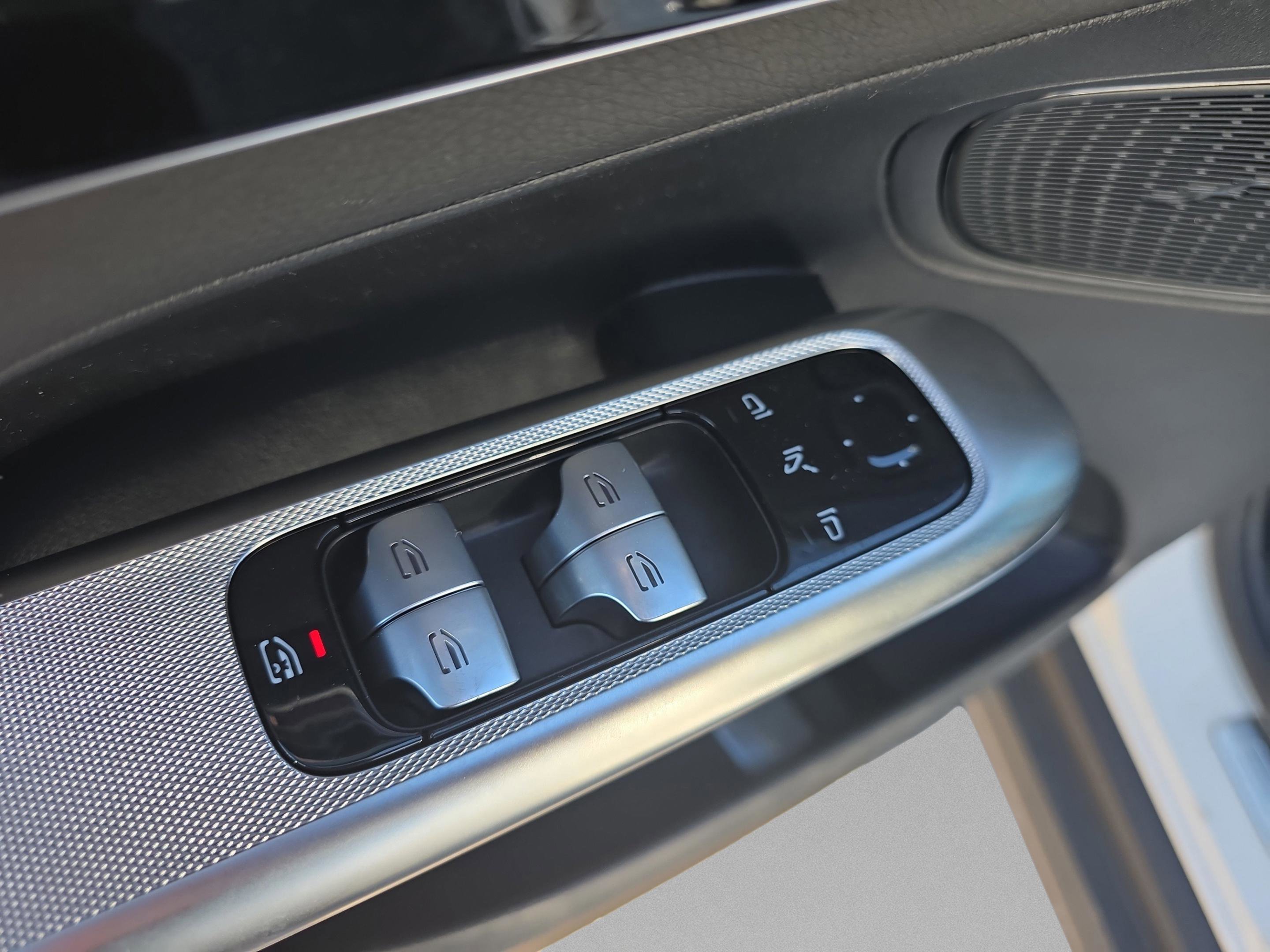 Certified 2026 Mercedes-Benz GLC 300 image 18