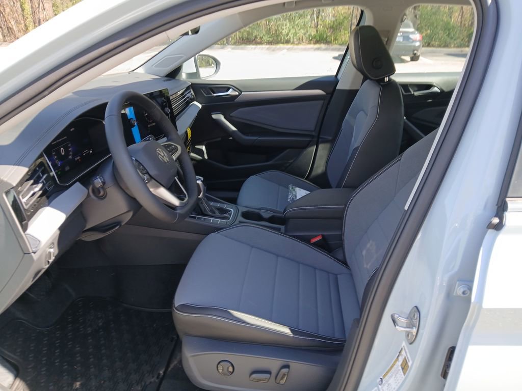 New 2026 Volkswagen Jetta SE image 9