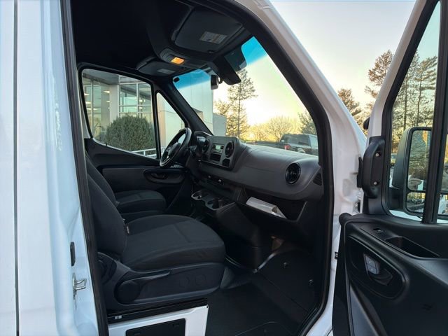 Used 2021 Mercedes-Benz Sprinter 2500 image 8