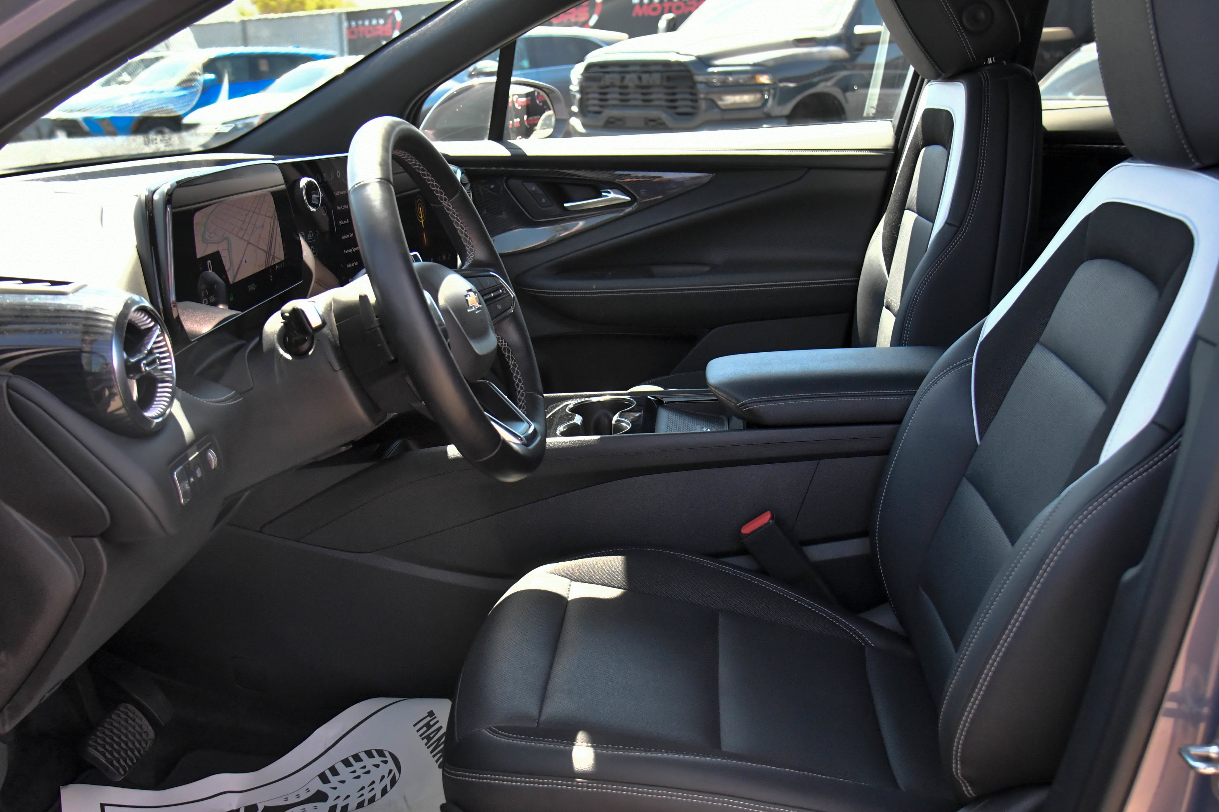 Used 2024 Chevrolet Blazer EV LT AWD/4WD image 17