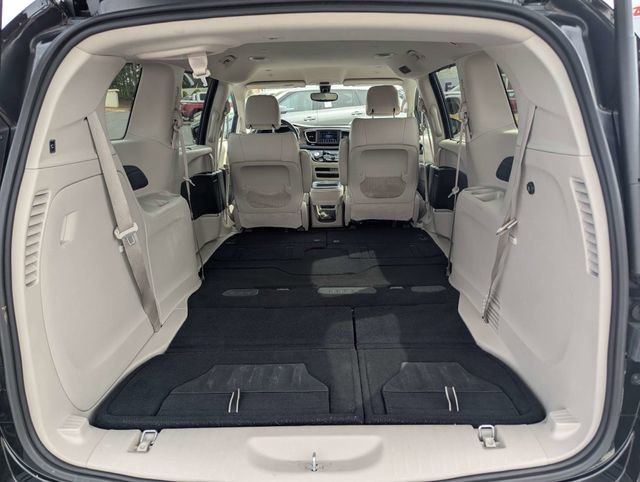 Used 2021 Chrysler Voyager Lxi image 6