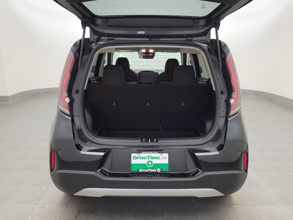 Used 2025 Kia Soul LX FWD image 29