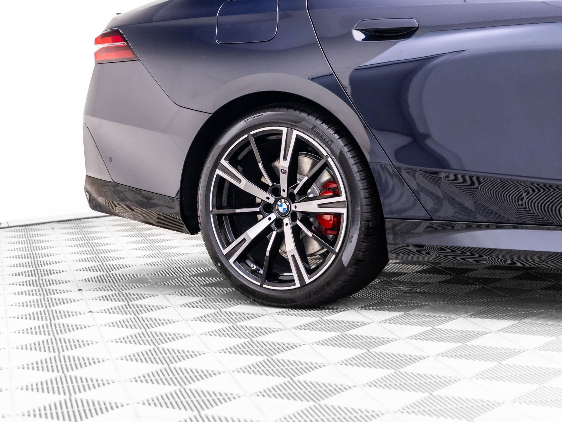 New 2027 BMW 530i xDrive w/ M Sport Package AWD/4WD image 32