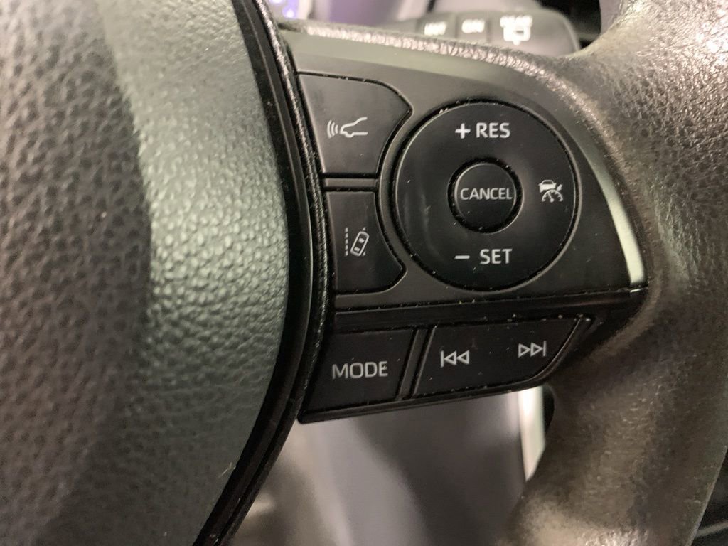 Used 2022 Toyota RAV4 XLE image 20