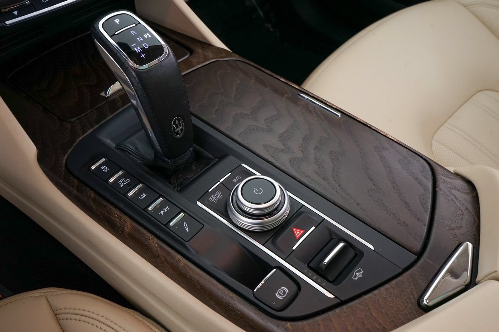 Used 2022 Maserati Levante Modena AWD/4WD image 25