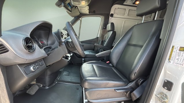 Used 2025 Mercedes-Benz Sprinter 2500 image 19