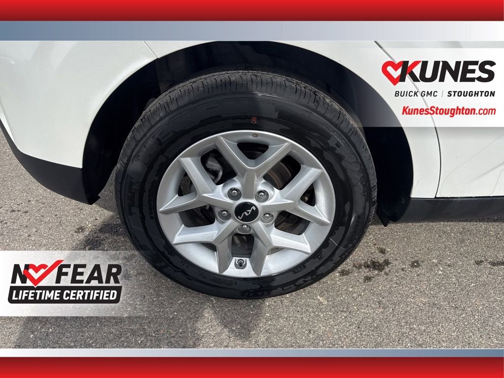 Used 2025 Kia Soul LX image 13