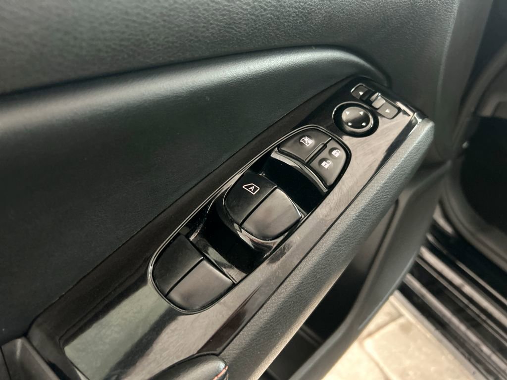 Used 2024 Nissan Altima 2.5 SR FWD image 11