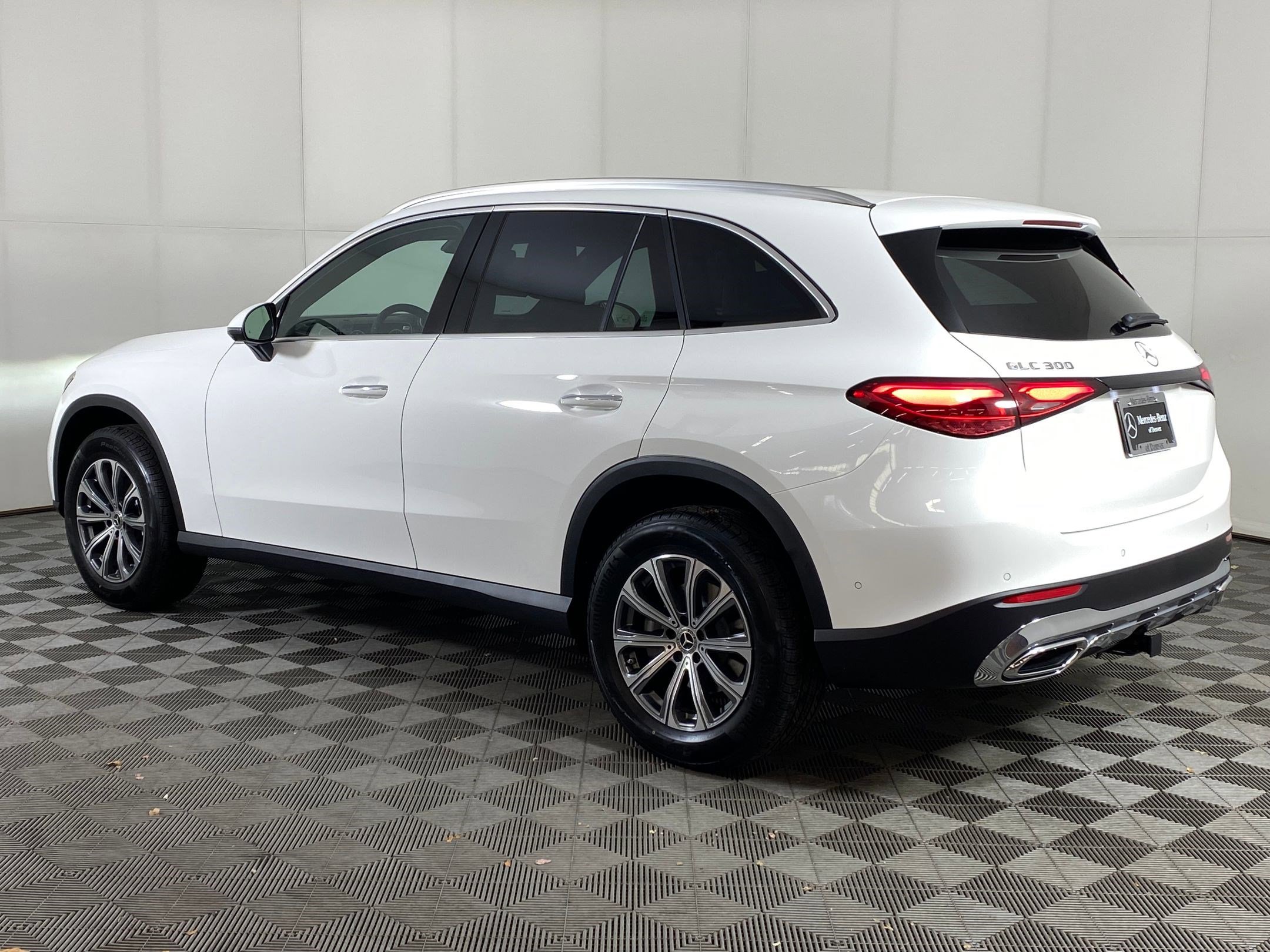 Used 2026 Mercedes-Benz GLC 300 4MATIC image 3