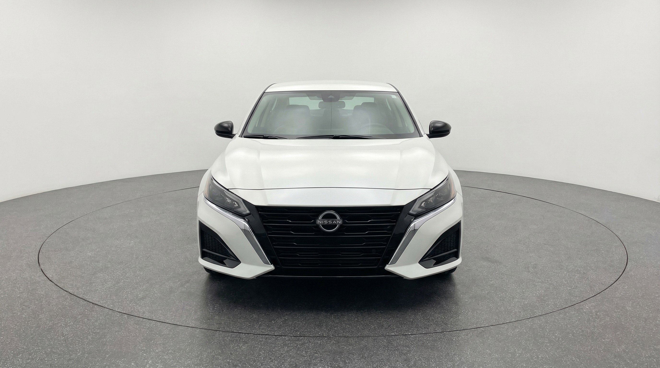 Used 2025 Nissan Altima 2.5 SV image 2