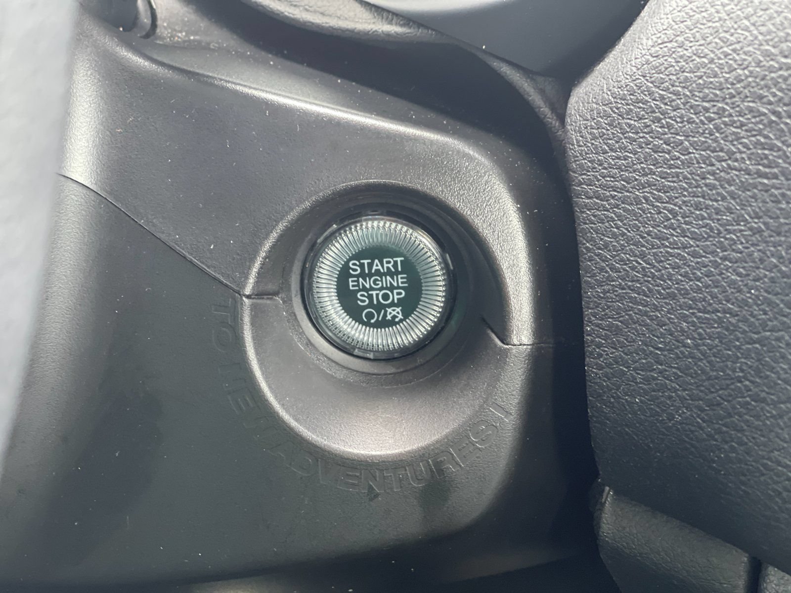 Used 2023 Jeep Renegade Latitude AWD/4WD image 25