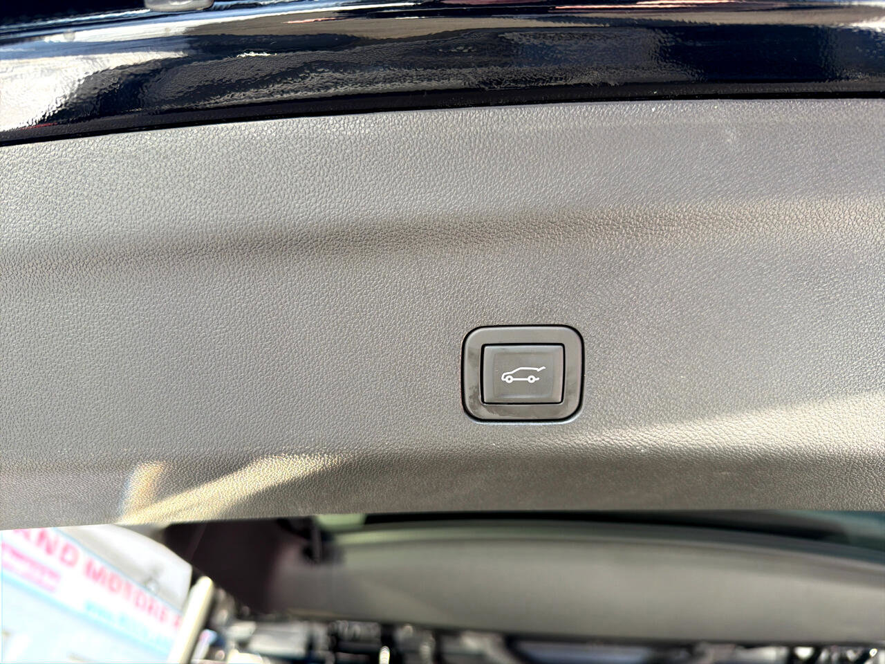 Used 2025 Cadillac Escalade ESV Sport w/ Touring Package image 12
