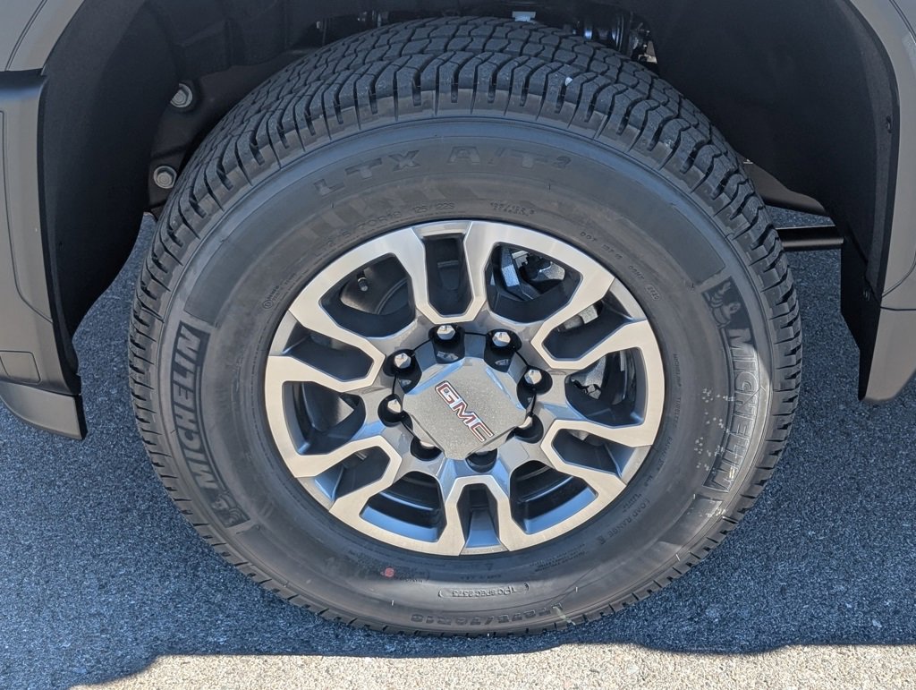 New 2026 GMC Sierra 2500 SLE w/ Preferred Package image 24