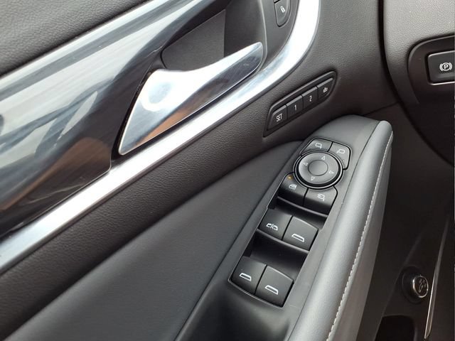 Used 2018 Buick Enclave Premium AWD/4WD image 29