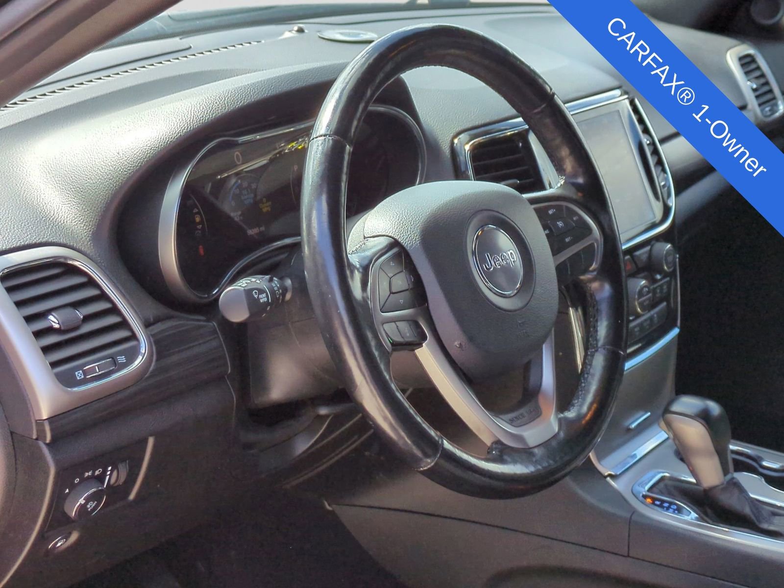 Used 2021 Jeep Grand Cherokee Laredo X image 2