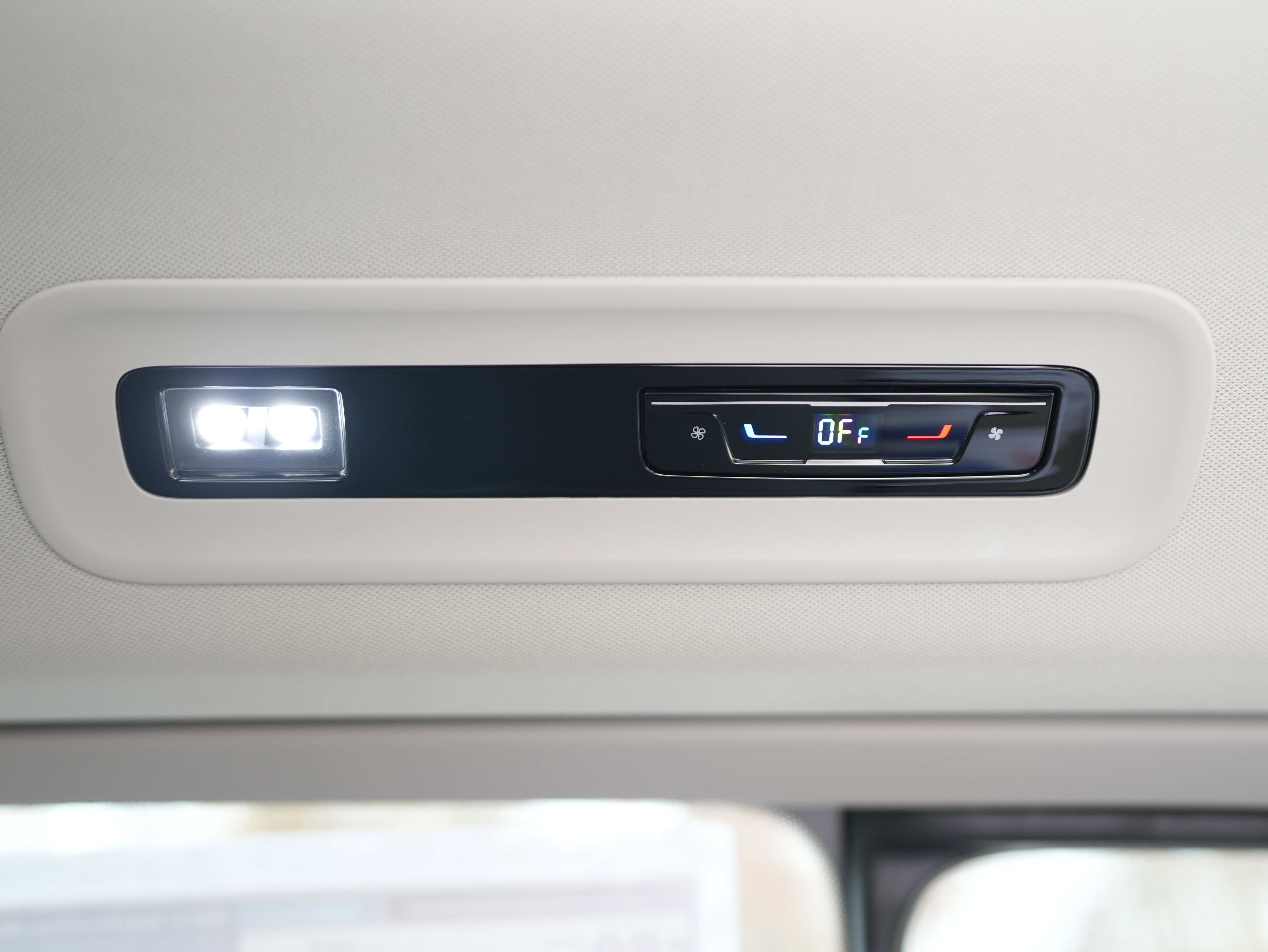 New 2025 Volkswagen ID. Buzz Pro S Plus image 40