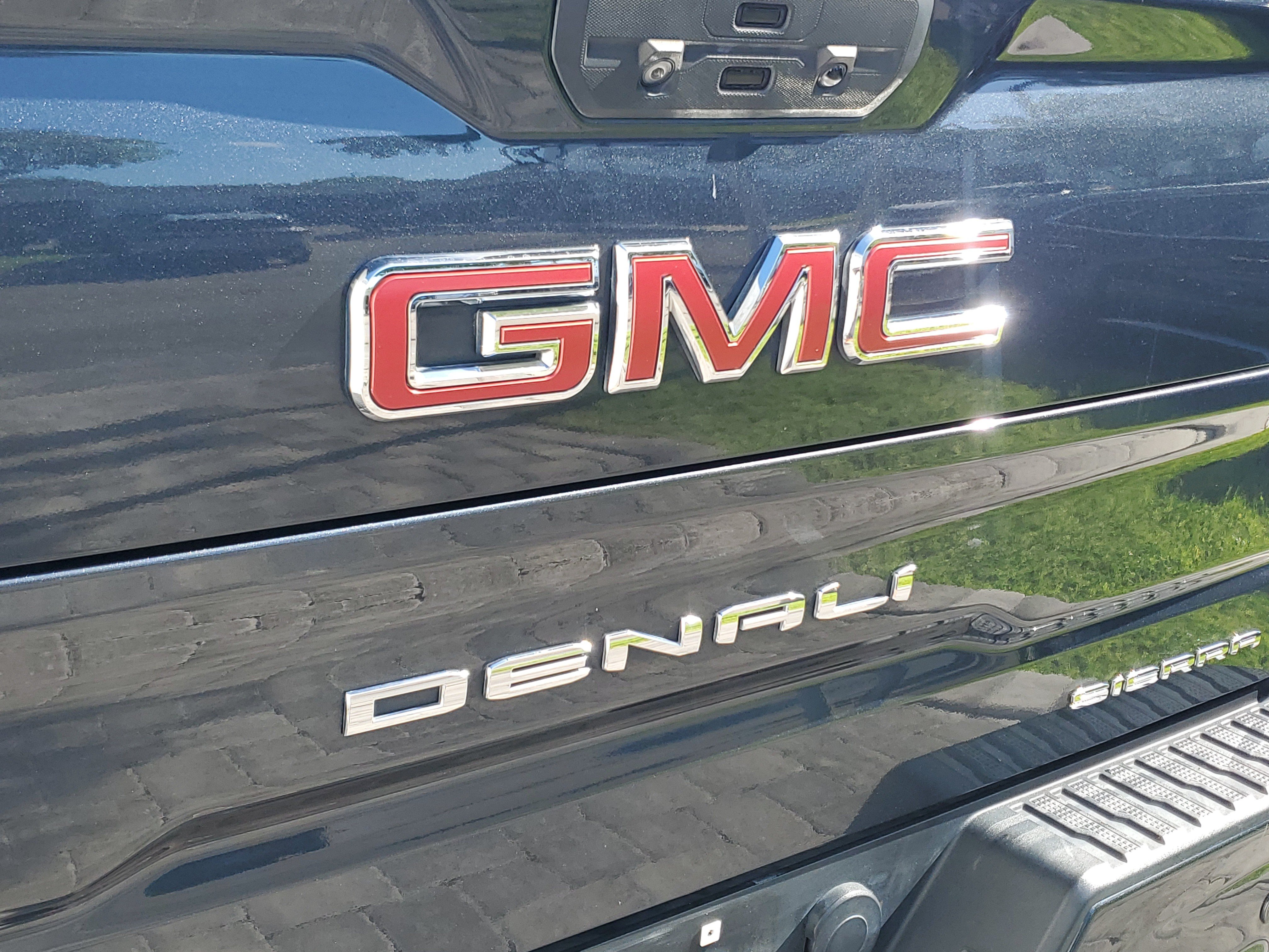 Used 2022 GMC Sierra 1500 Denali w/ Denali Premium Package AWD/4WD image 7